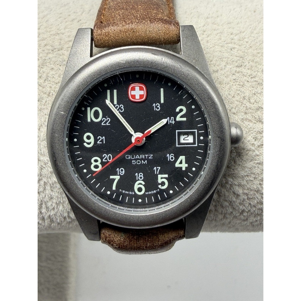 Wenger SAK Design Unlimited Marlboro New Battery Ladies Watch 29MM 7" Leather